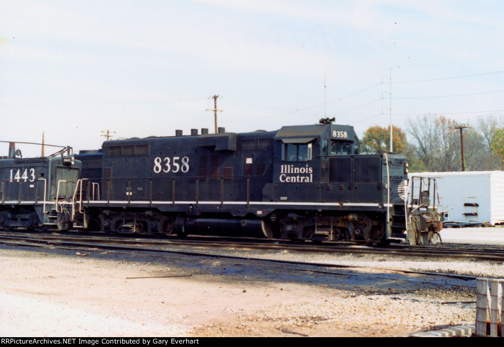 IC GP10 #8358 - Illinois Central